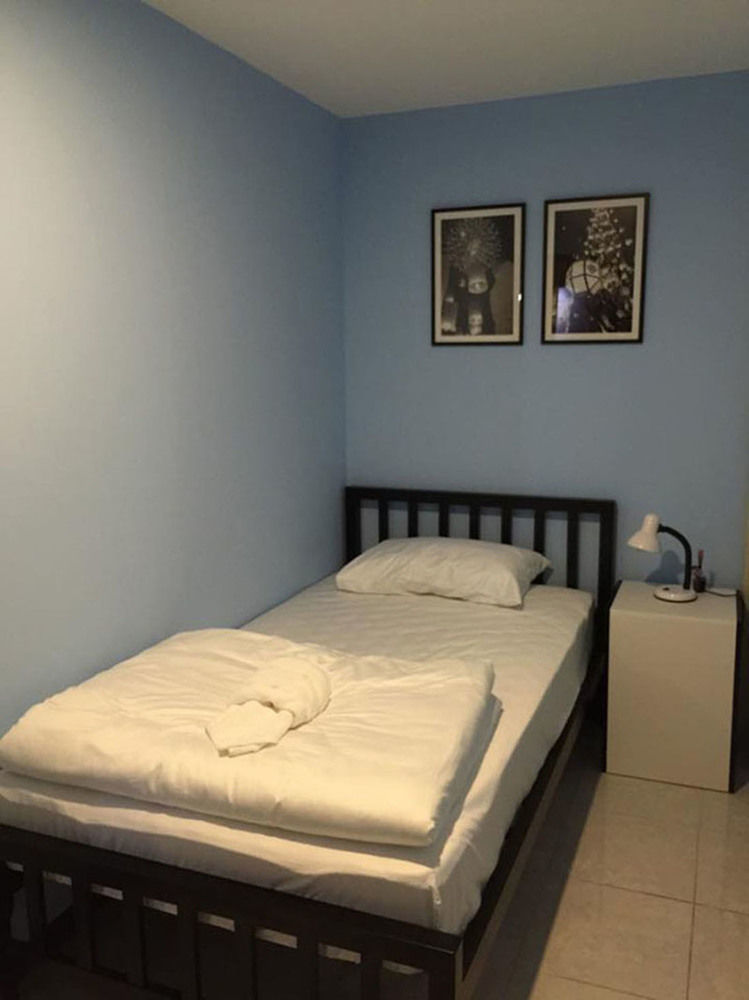 Why Not House Hostel Чиангмай Екстериор снимка