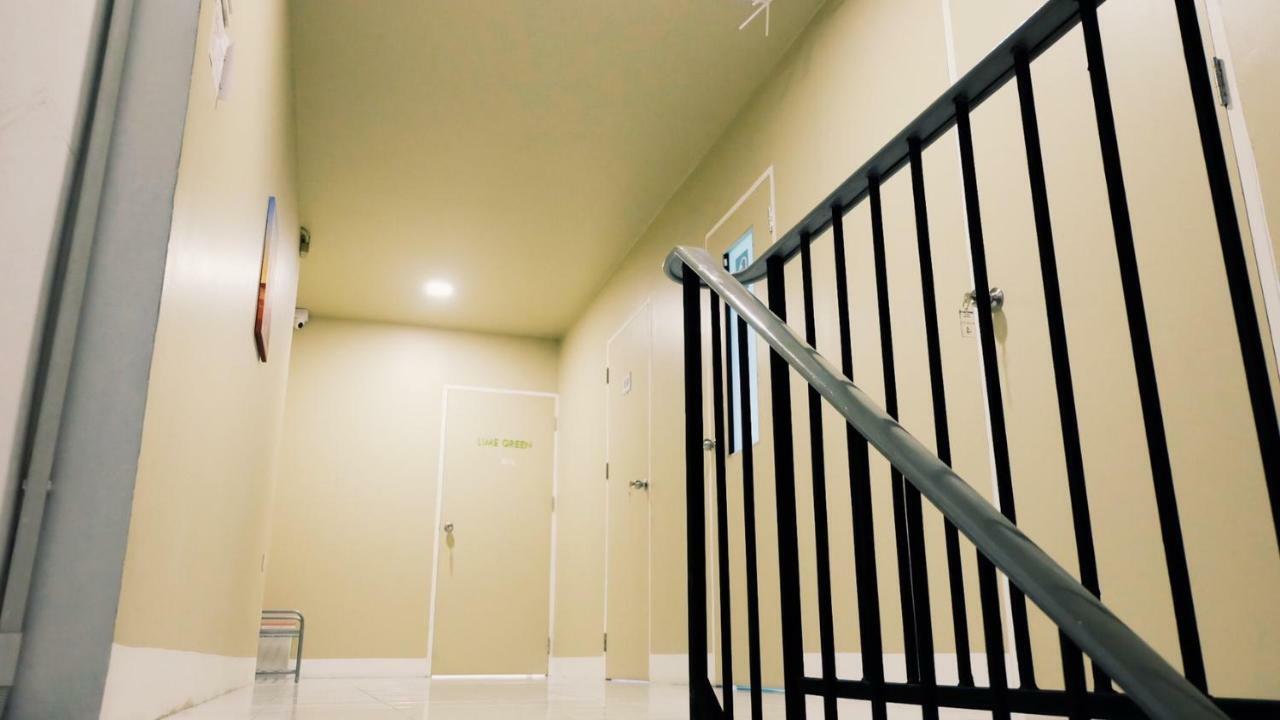 Why Not House Hostel Чиангмай Екстериор снимка