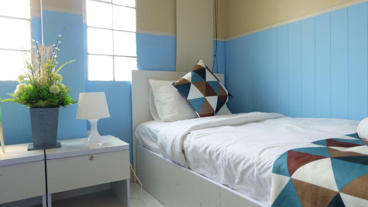 Why Not House Hostel Чиангмай Екстериор снимка