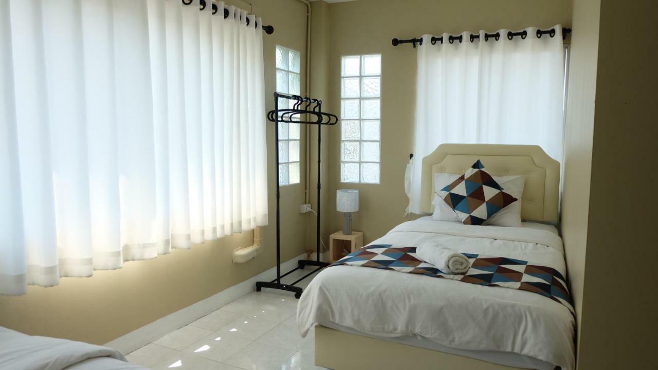 Why Not House Hostel Чиангмай Екстериор снимка