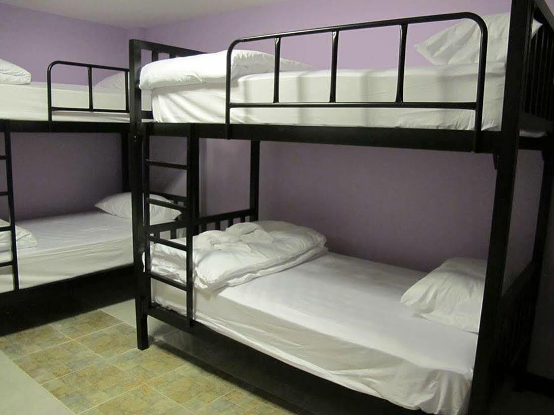 Why Not House Hostel Чиангмай Екстериор снимка