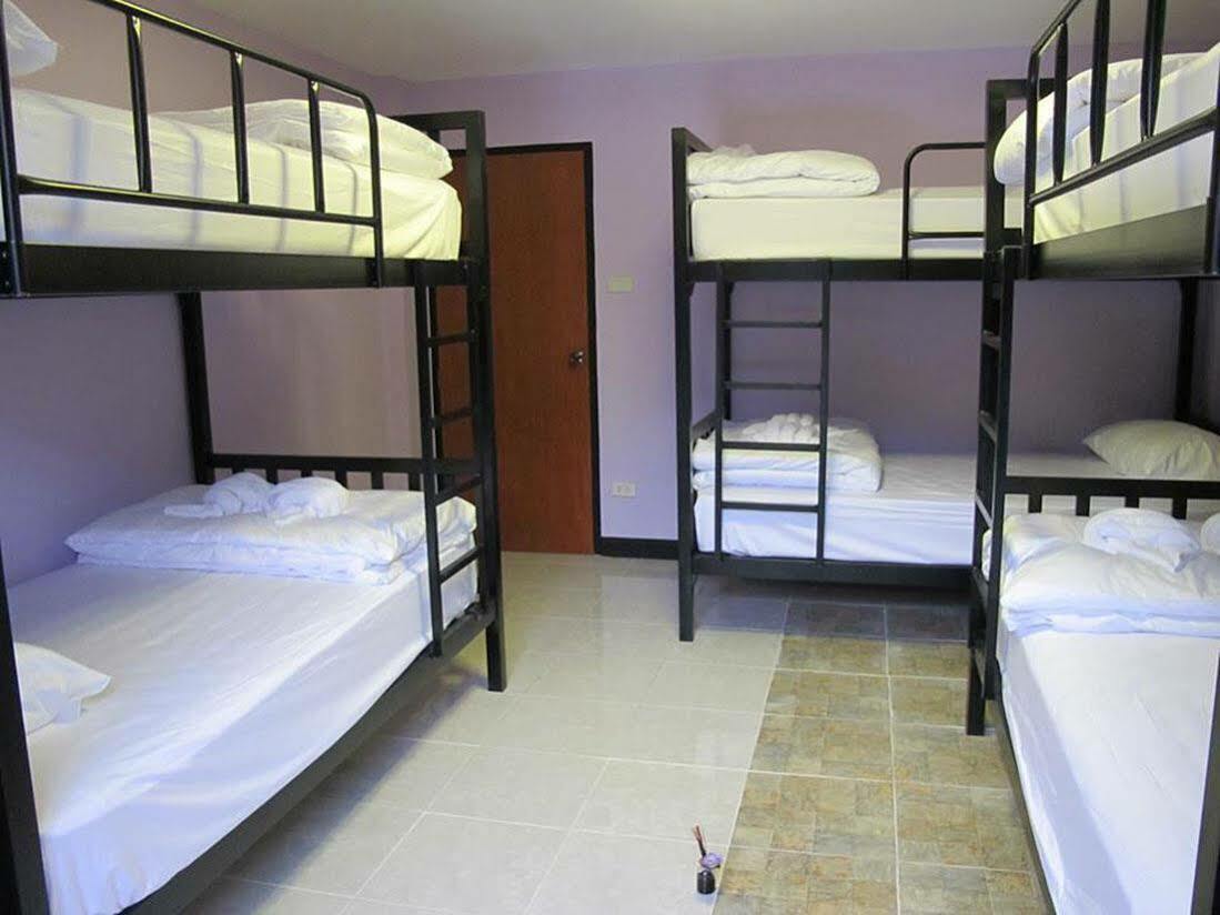Why Not House Hostel Чиангмай Екстериор снимка