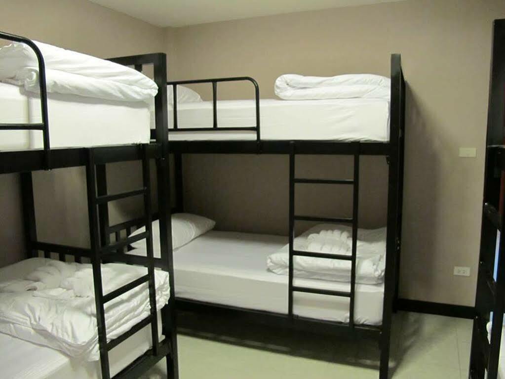 Why Not House Hostel Чиангмай Екстериор снимка