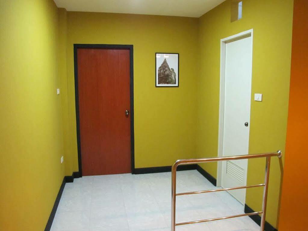 Why Not House Hostel Чиангмай Екстериор снимка
