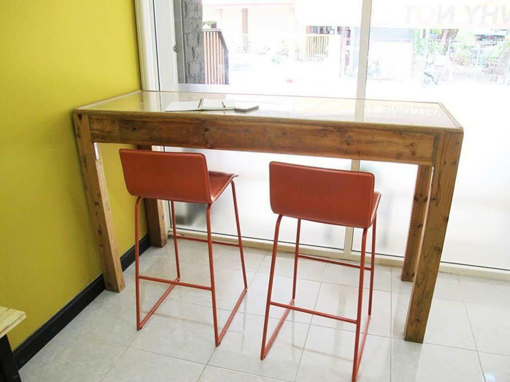 Why Not House Hostel Чиангмай Екстериор снимка