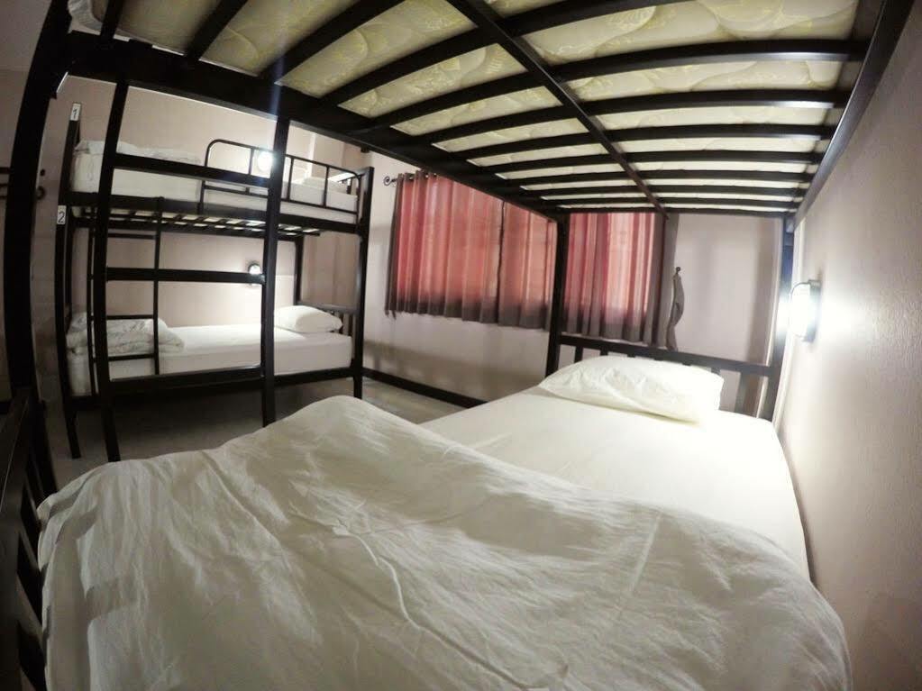 Why Not House Hostel Чиангмай Екстериор снимка